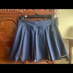 Nike navy and white pleated tennis skirt
